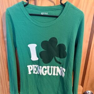 Like New, Women’s NHL Size Medium Pittsburgh Penguins St. Patrick’s Day